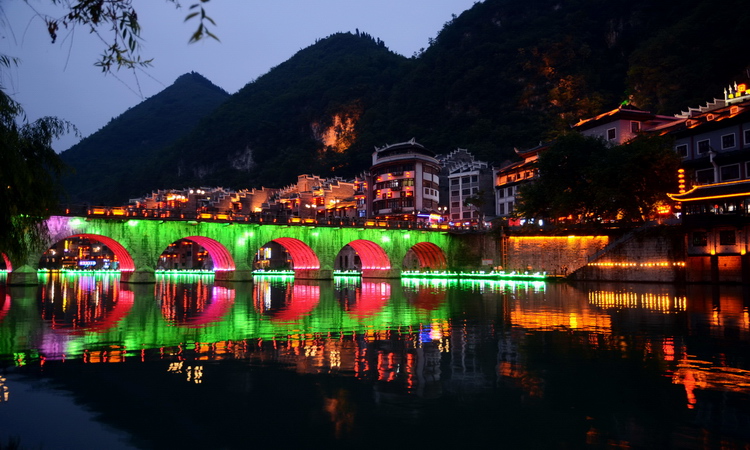 贵州镇远古镇夜景