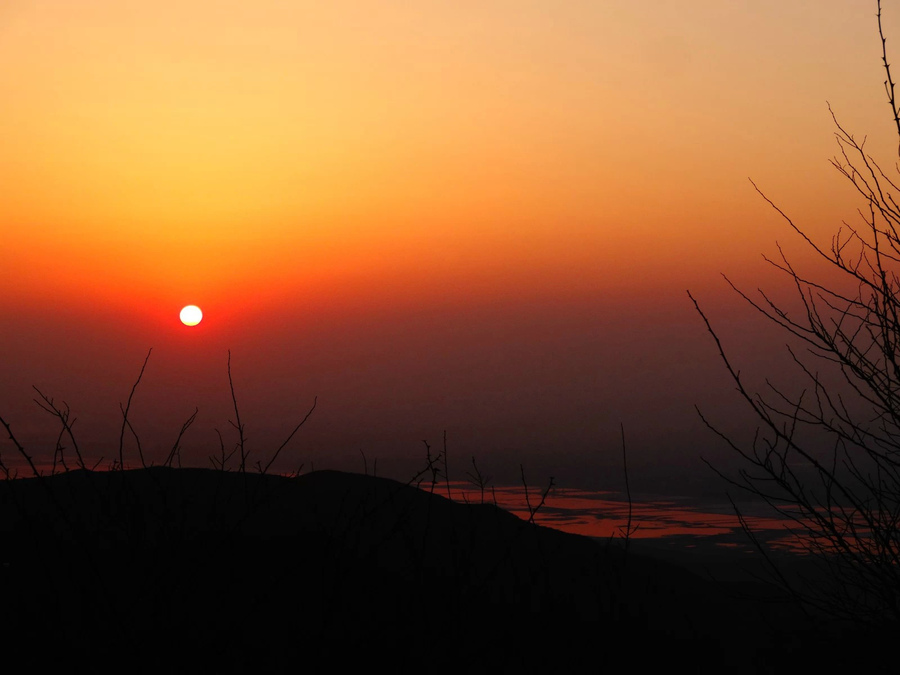 夕阳山顶