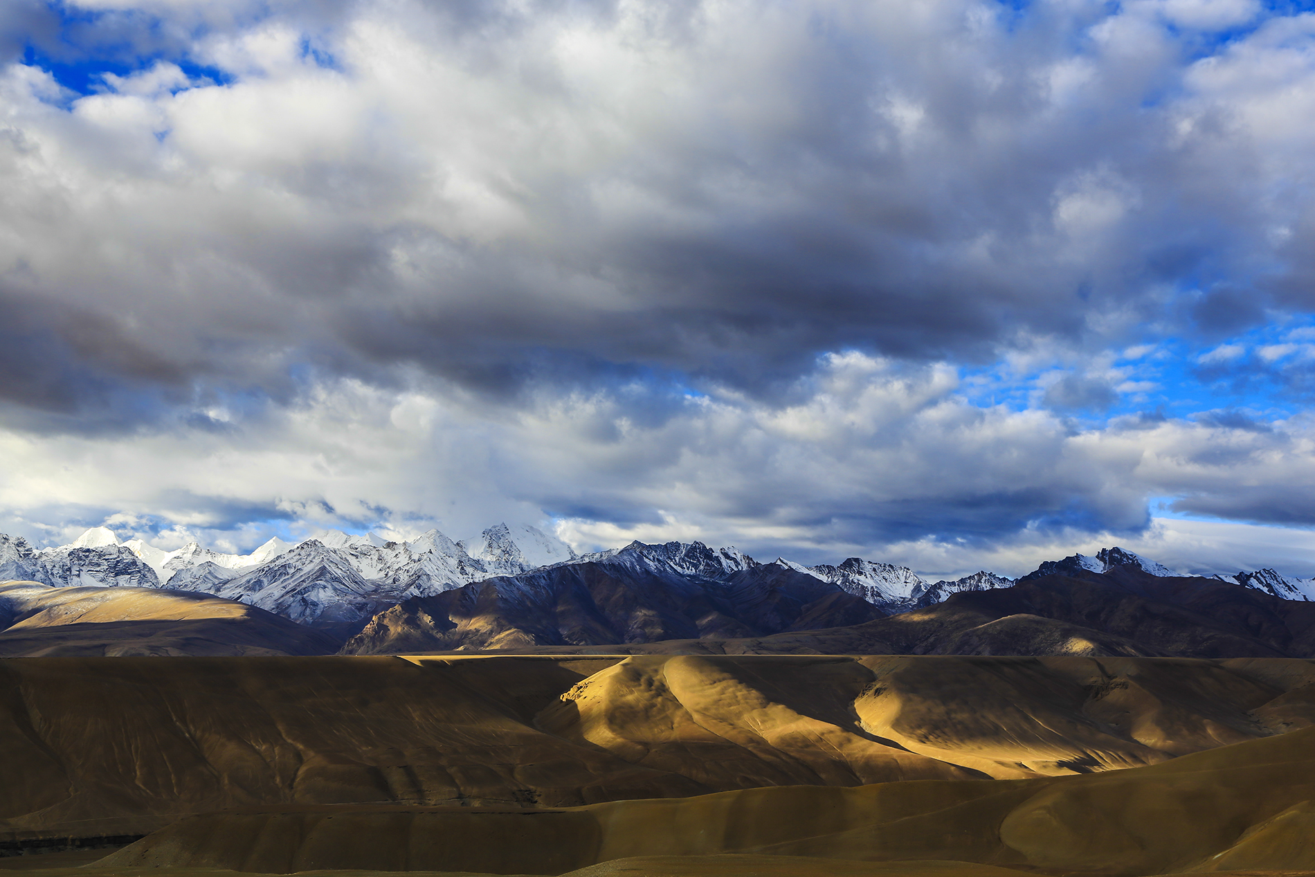 探访西藏首家沙漠公园 领略绝美大漠风光