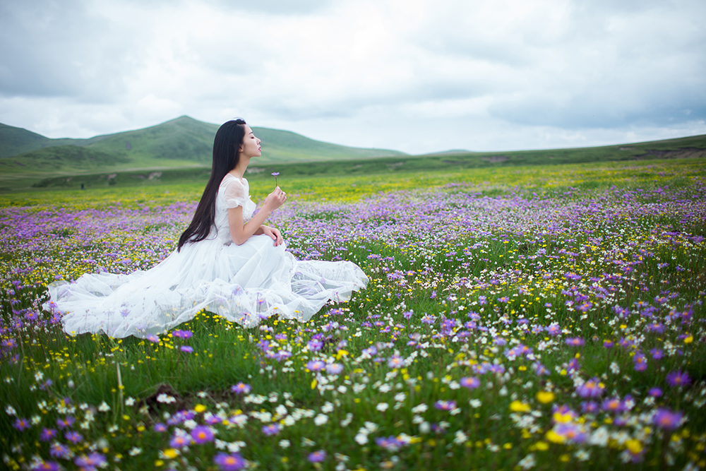 【那一片花海摄影图片】川西高原人像摄影_东边云唯美