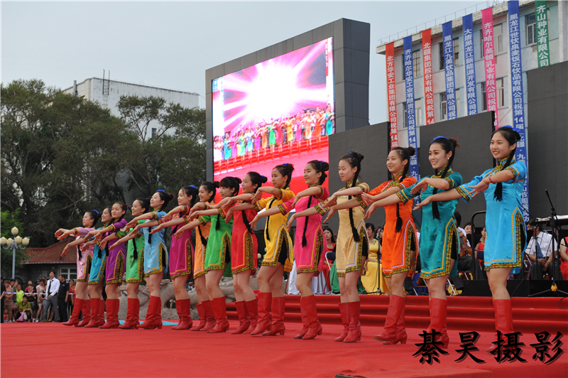 【齐齐哈尔大学主题音乐会摄影图片】碾子山纪