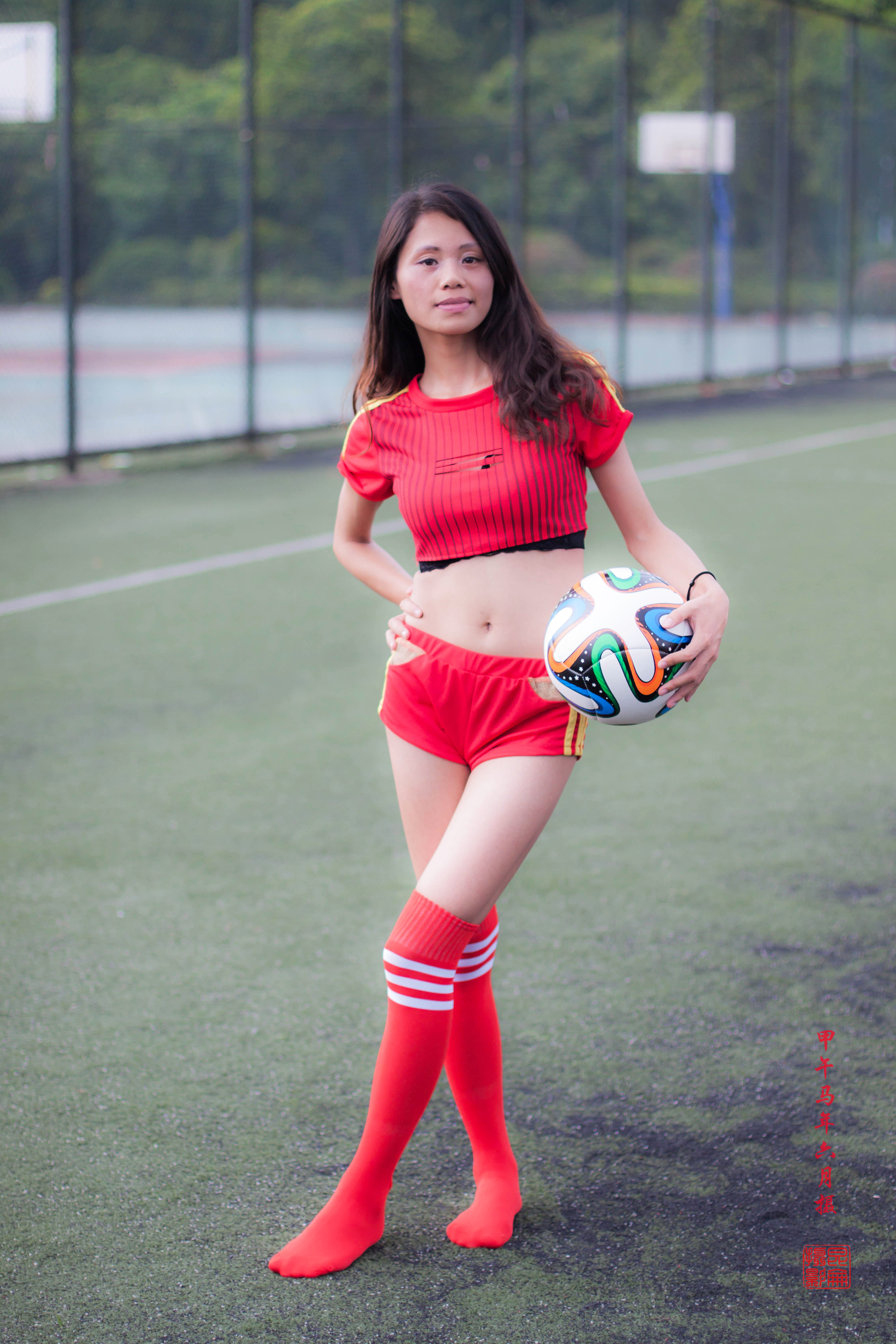 足球宝贝妍子沁性感写真壁纸 - 电脑壁纸 - 网页图库