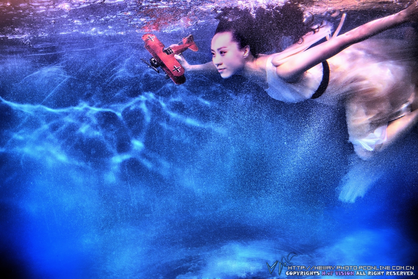 潜水的女人水下摄影 - 免费可商用图片 - CC0素材网
