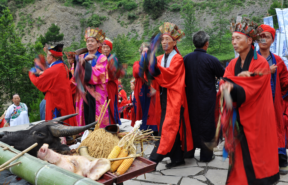 神秘的巴代祭祀仪式