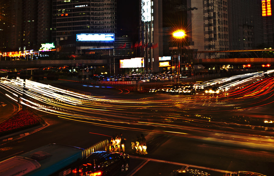 创业路人行桥夜景