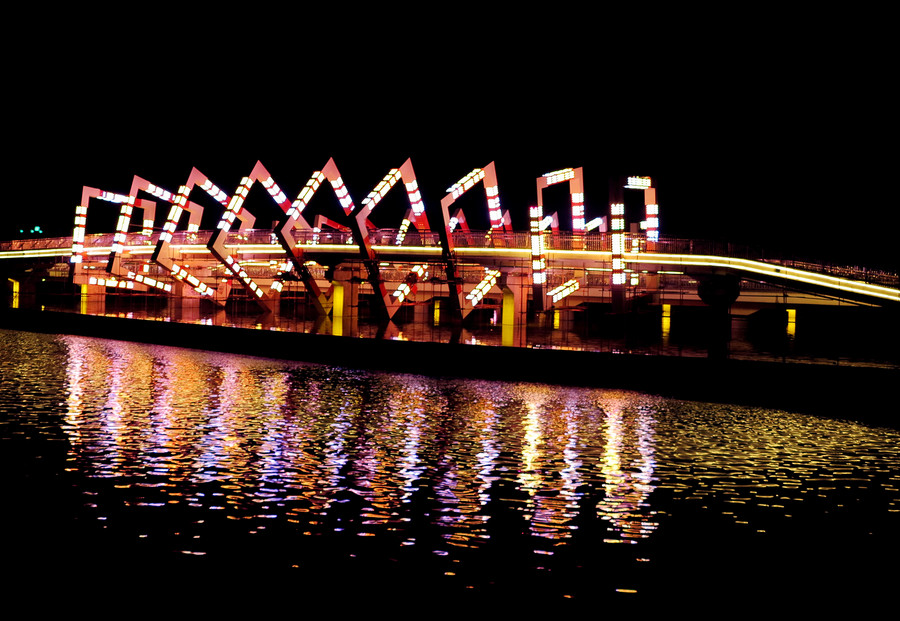 【博乐河上的大桥景观摄影图片】生活摄影