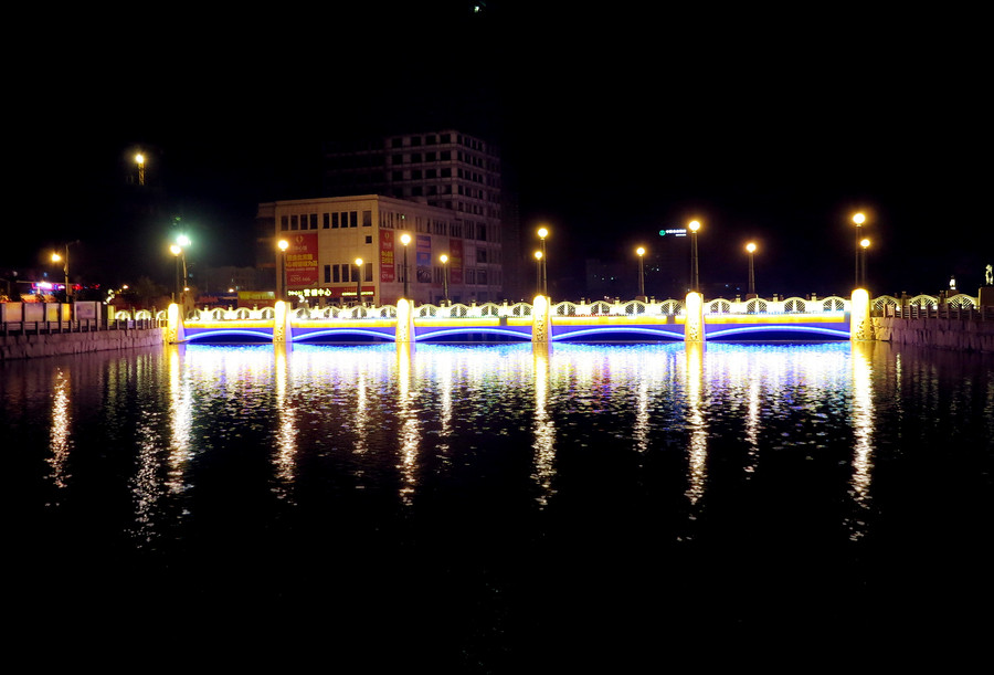 【博乐河上的大桥景观摄影图片】生活摄影