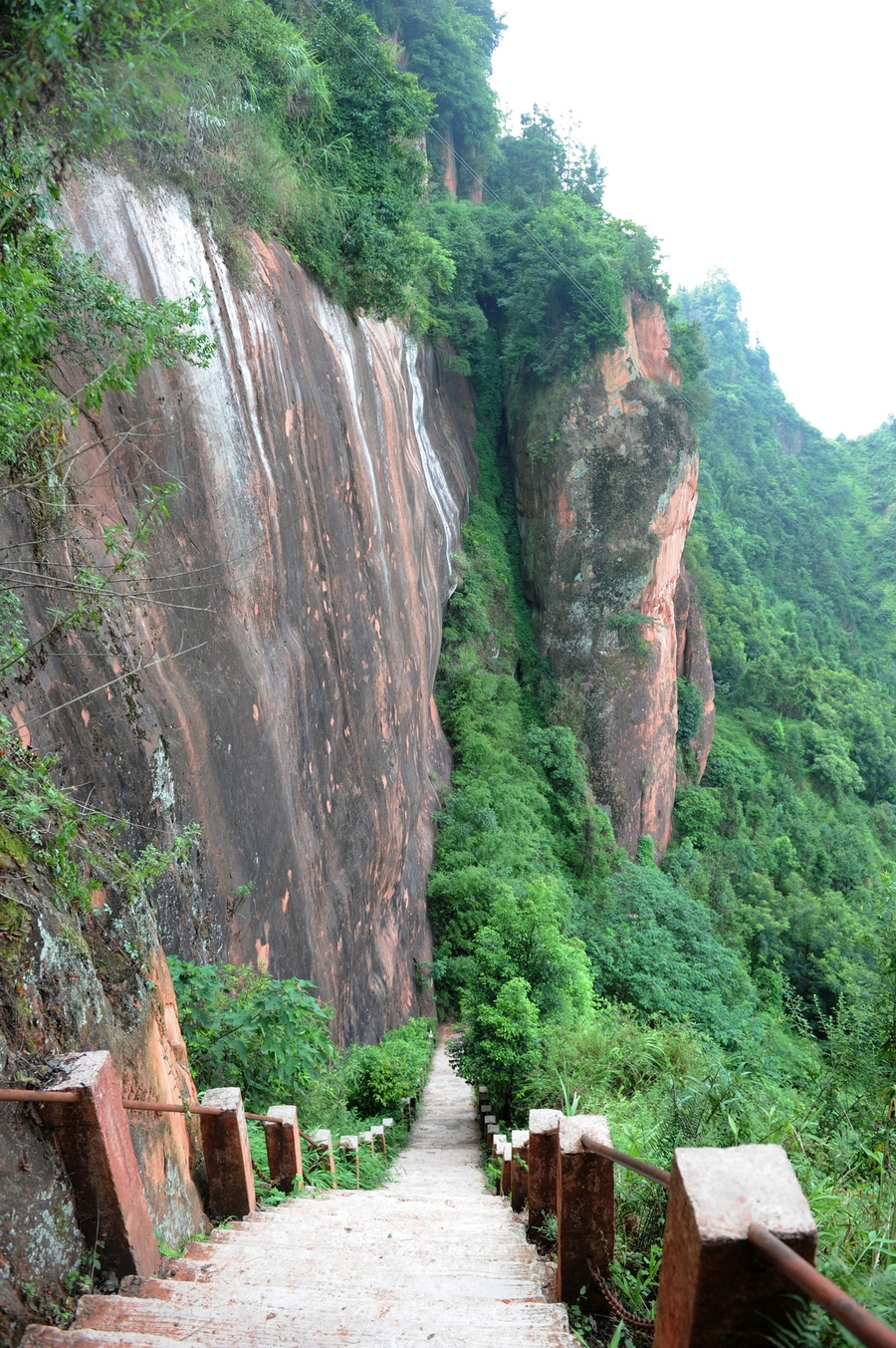 红岩山风光