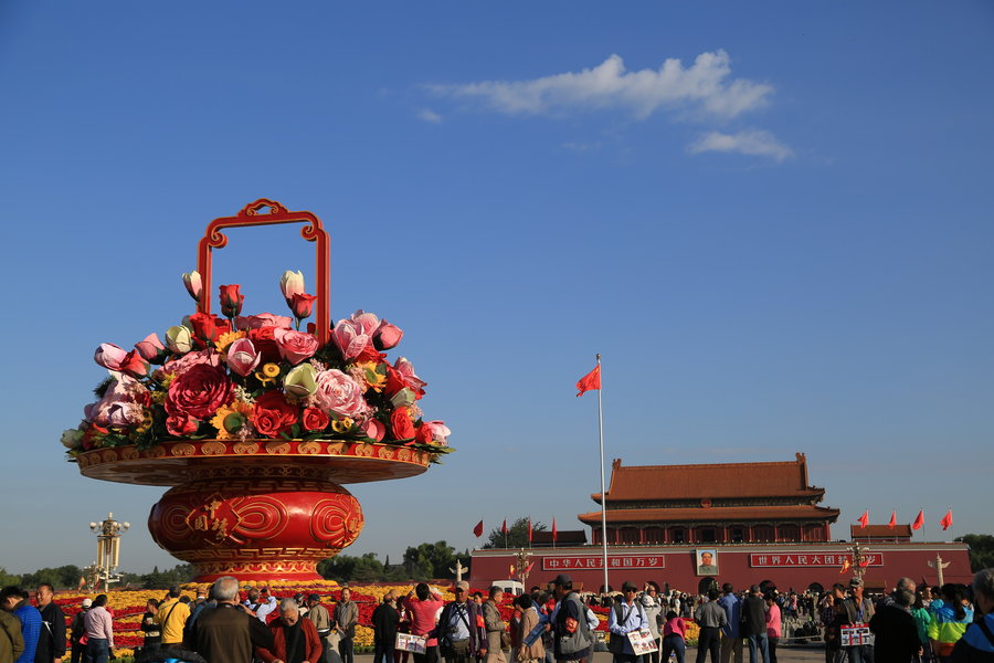 作为北京人拍了几张场景照片,供没机会来首都欢度国庆人们共赏