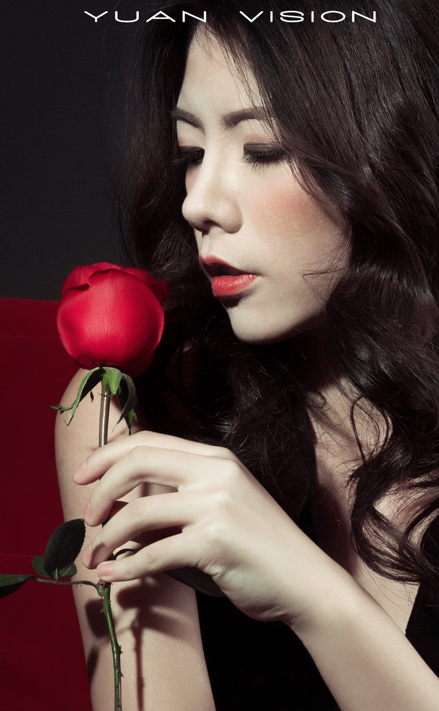 【当黑玫瑰爱上红玫瑰摄影图片】重庆人像摄影
