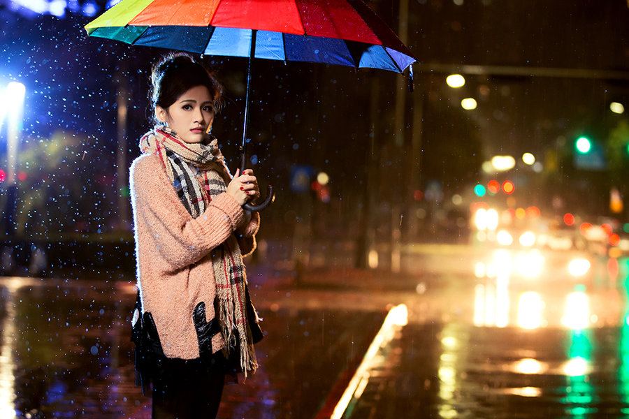 【雨夜等待摄影图片】深圳人像摄影