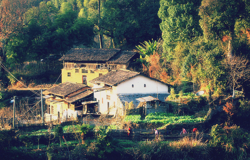 夕阳下的小山村