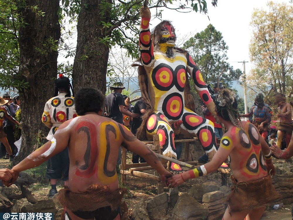 云南弥勒阿细祭火节神秘火热的节日