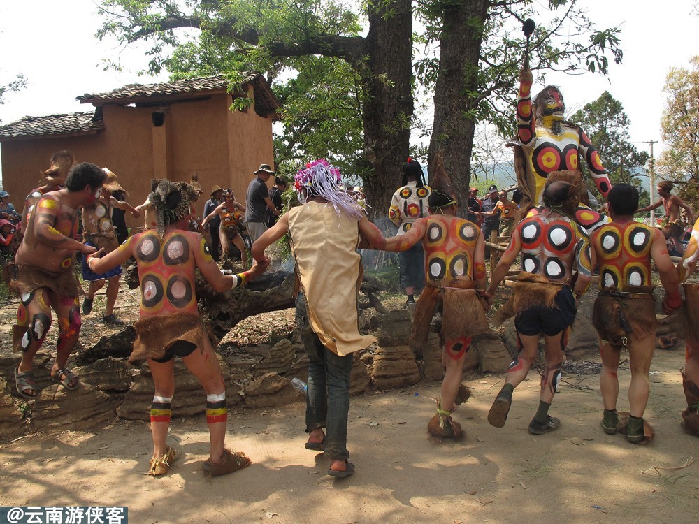 云南弥勒阿细祭火节 神秘火热的节日