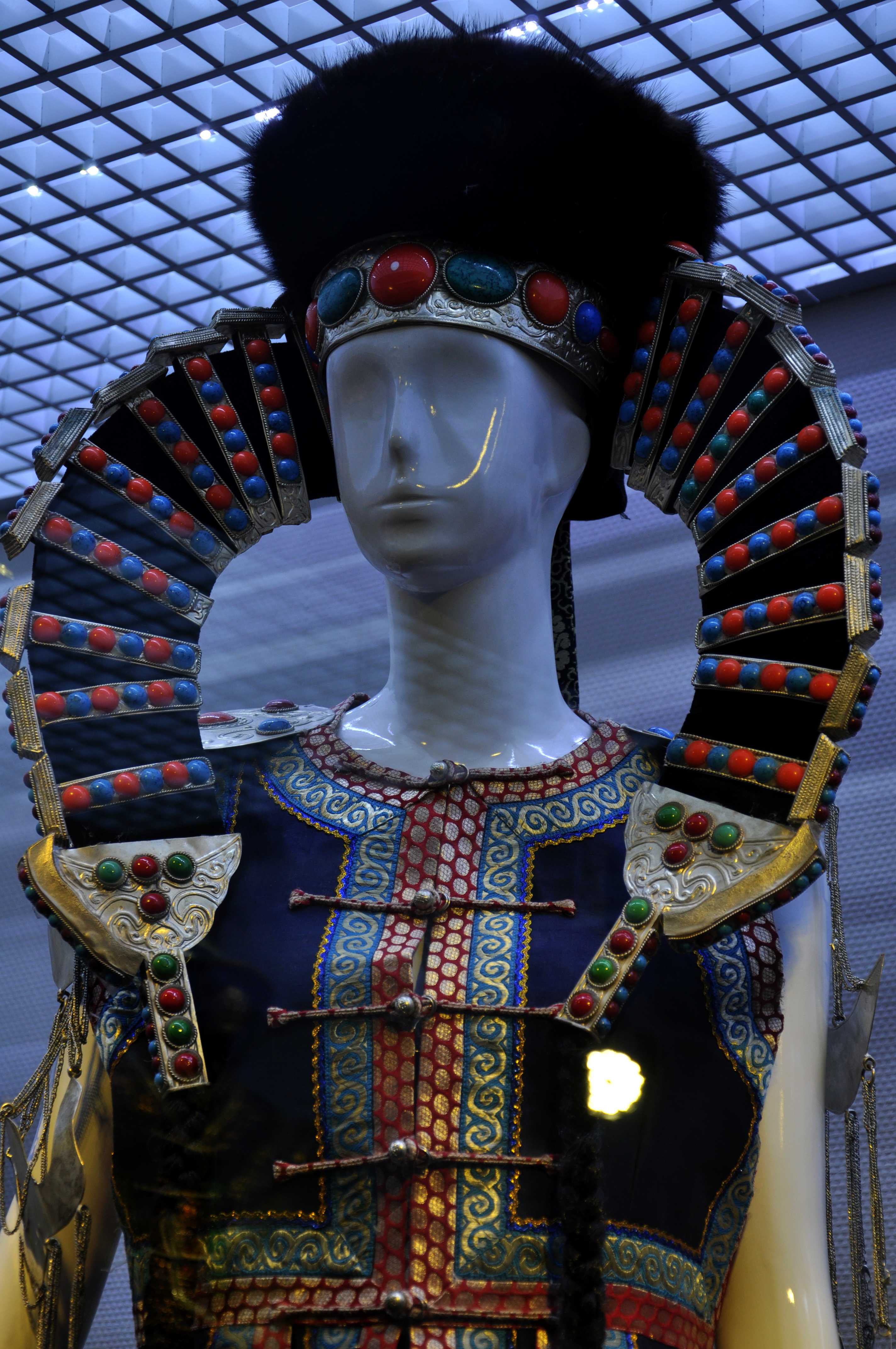 首届中国—蒙古博览会 蒙古模特展示民族现代服饰-中关村在线摄影论坛