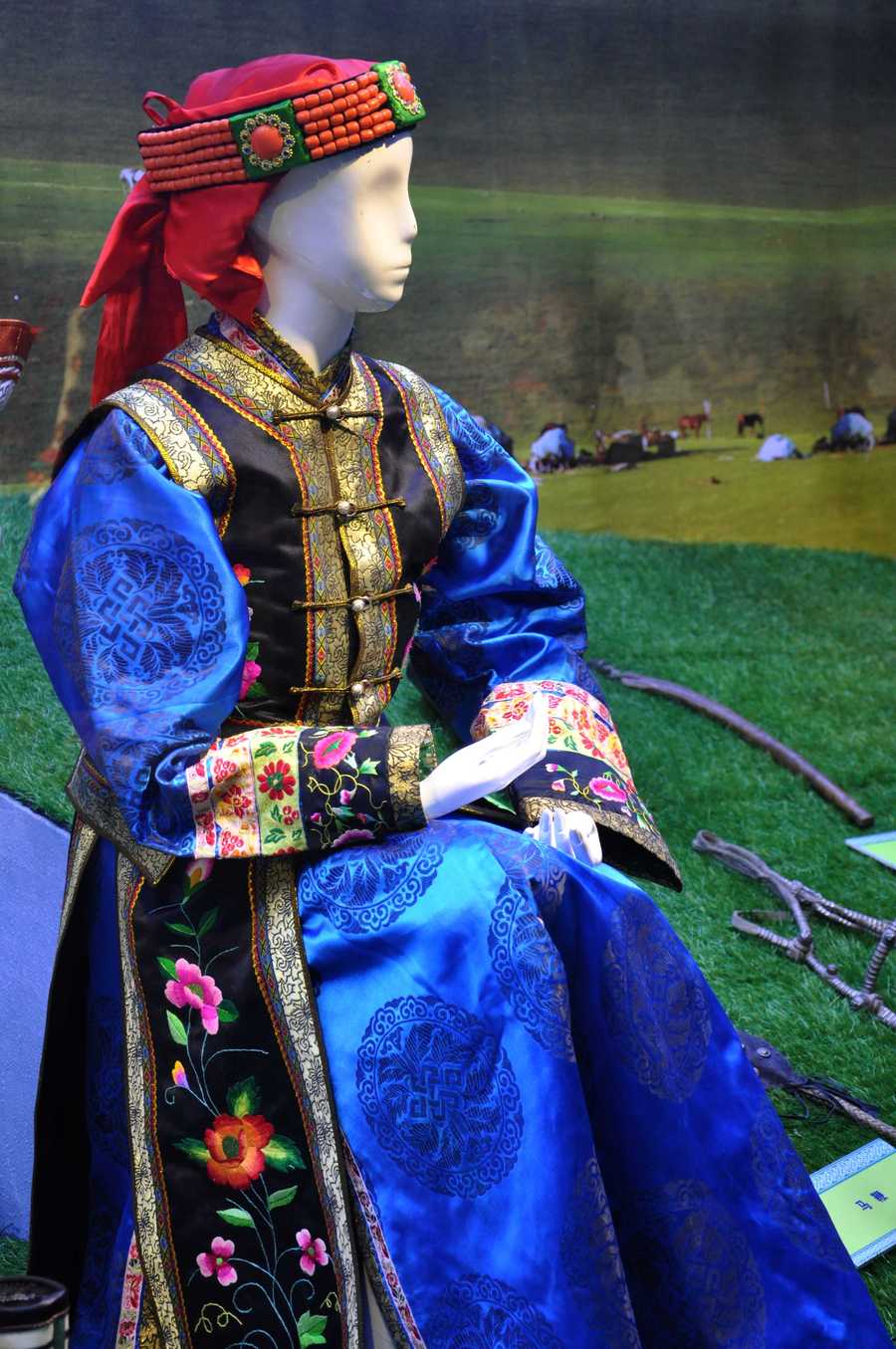 【蒙古族服饰摄影图片】上海纺织博物馆纪实摄影_太平洋电脑网摄影部落