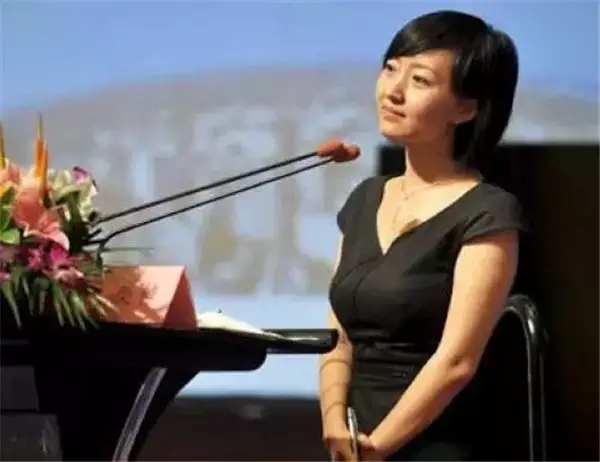 柴静:有些笑容背后是紧咬牙关的. (共p)