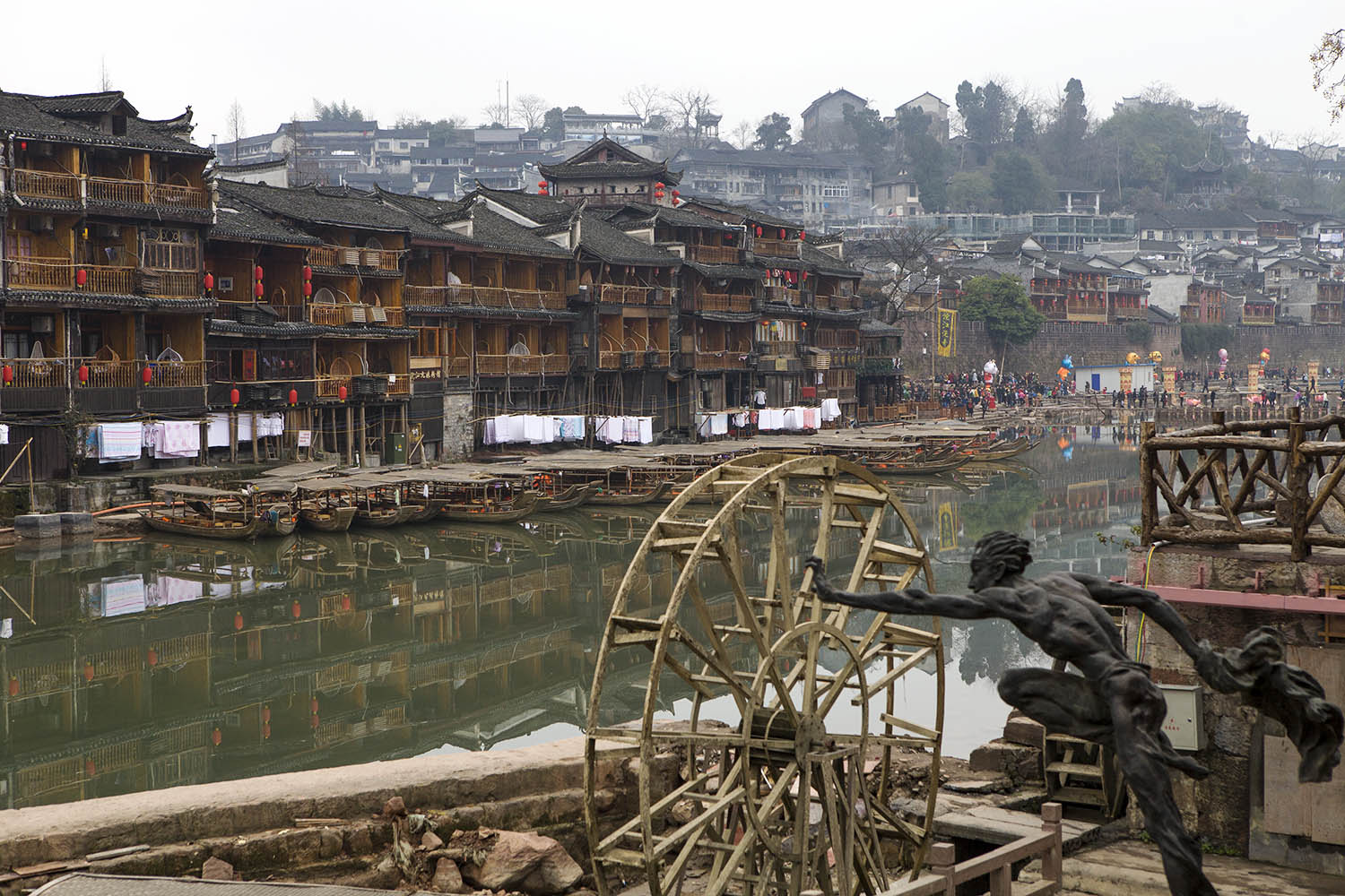 【凤凰古城(街拍)摄影图片】湘西风光摄影_浪迹河山_太平洋电脑网摄影