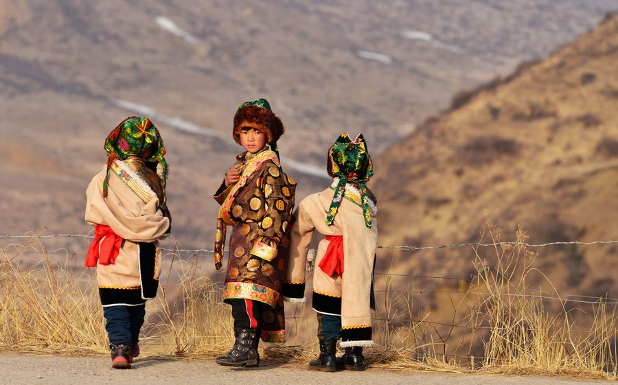 【藏族儿童摄影图片】生活摄影