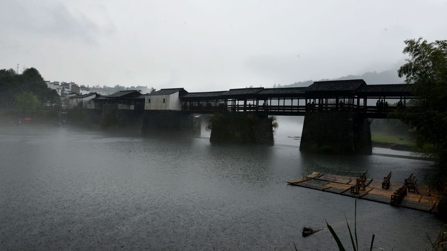 烟雨廊桥