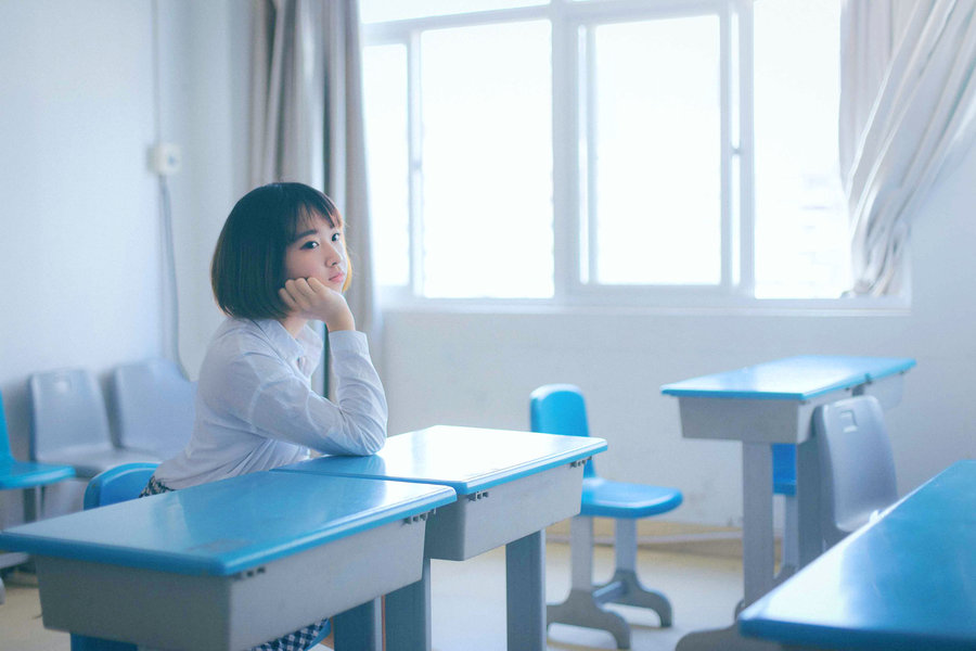 校园青春美少女 (/)