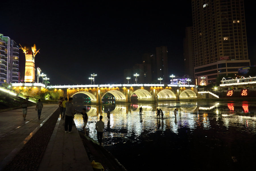 【小城夜景摄影图片】贵州惠水涟江桥生活摄影_太平洋