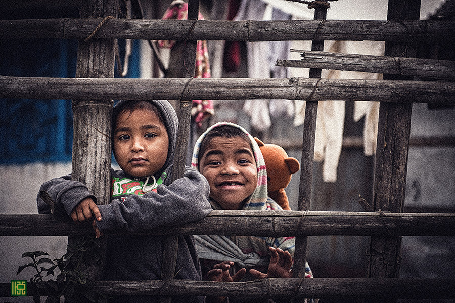 【尼泊尔--贫民区里的孩子摄影图片】尼泊尔纪
