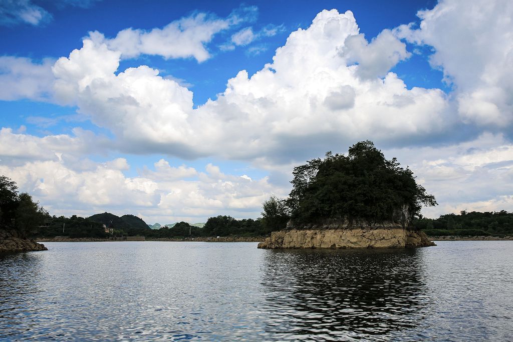 百花湖的山山水水