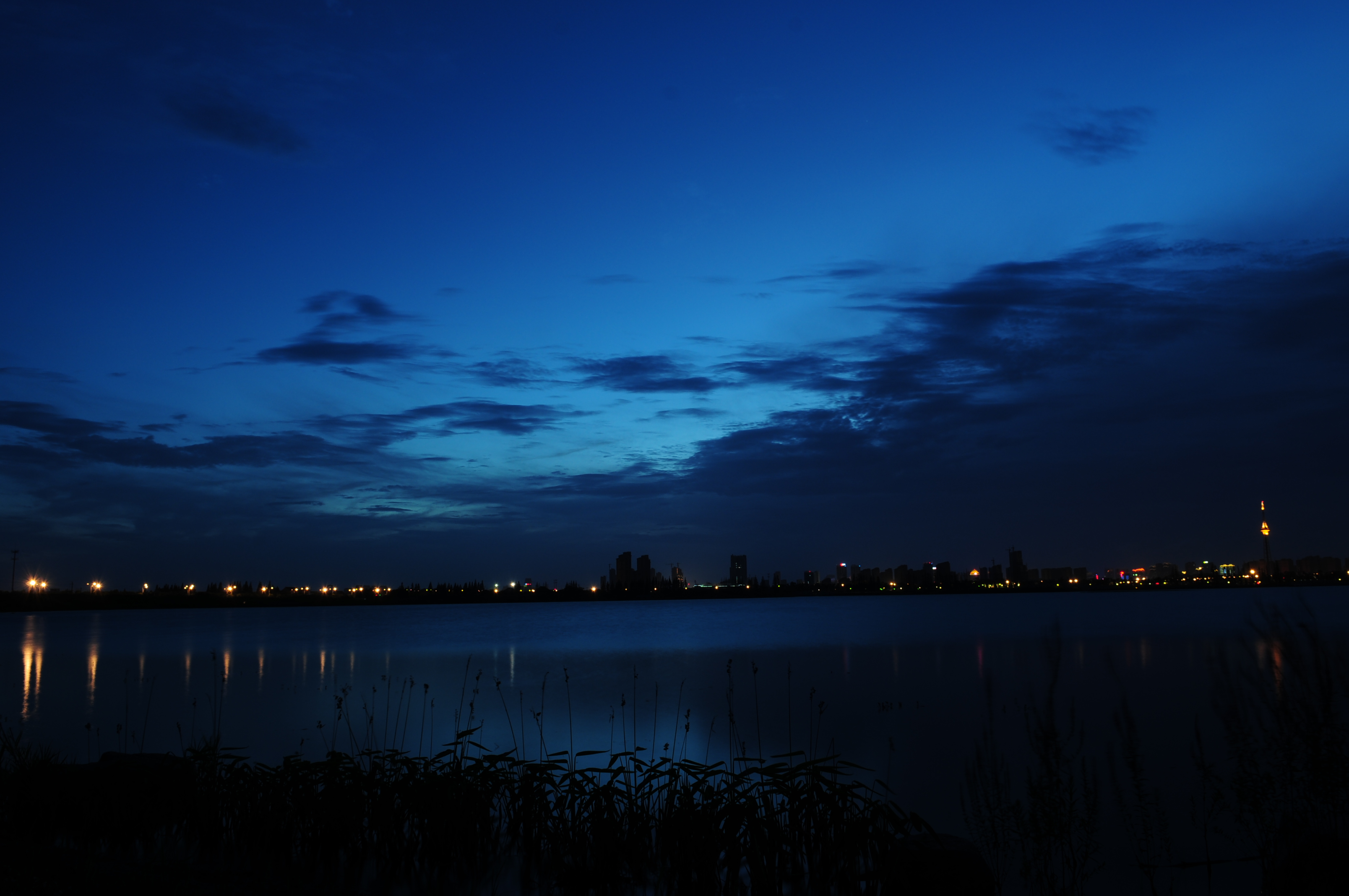 鹃湖夜色