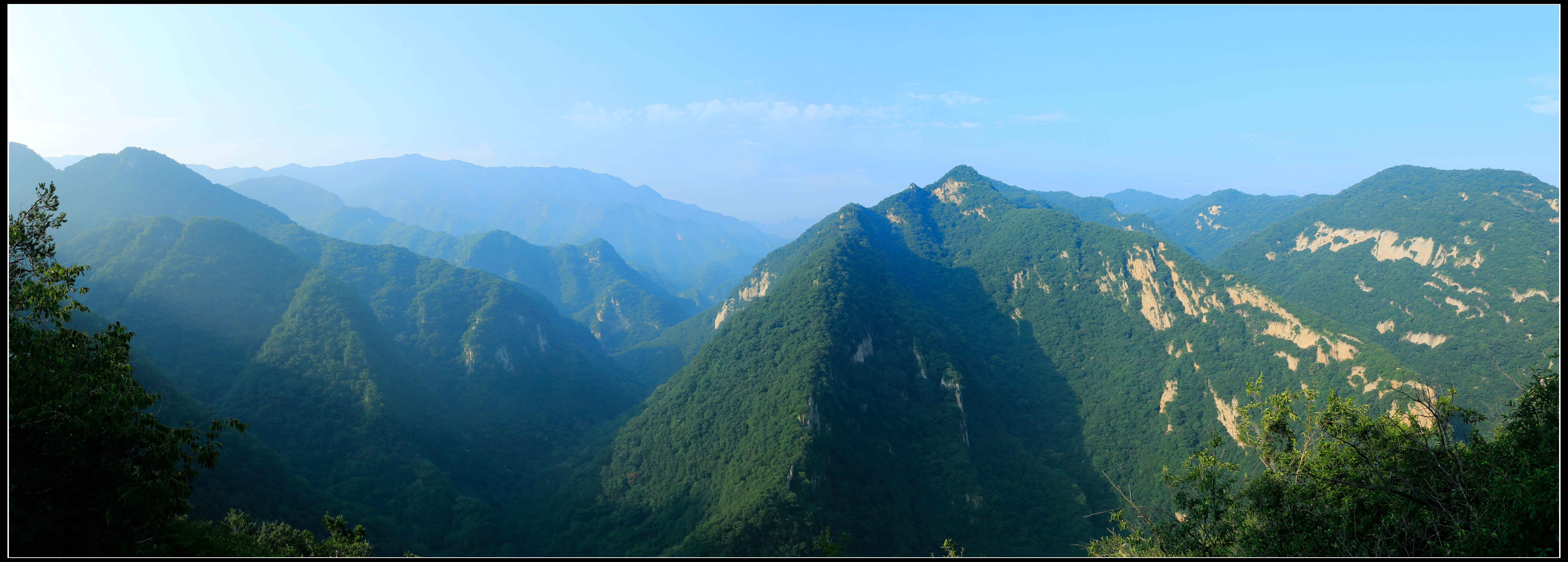 崇山峻岭