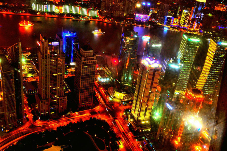 【上海环球金融中心观光台俯拍夜景摄影图片】