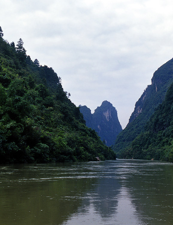 荔波水春河