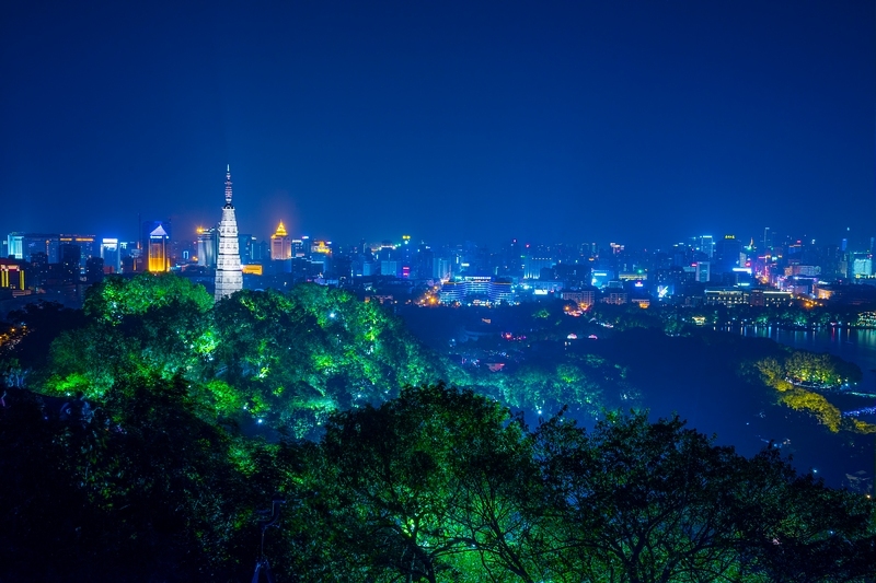 【保俶山上观杭州夜景摄影图片】国内摄影