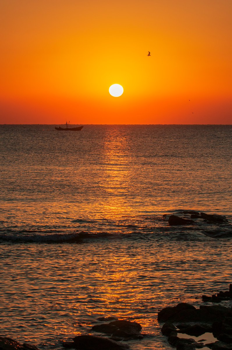 海上日出