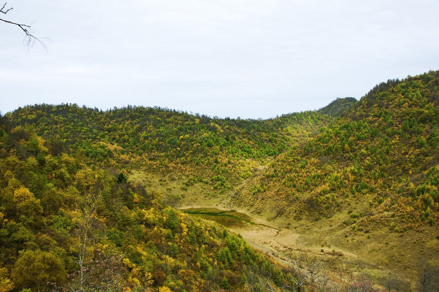 巴山秋池