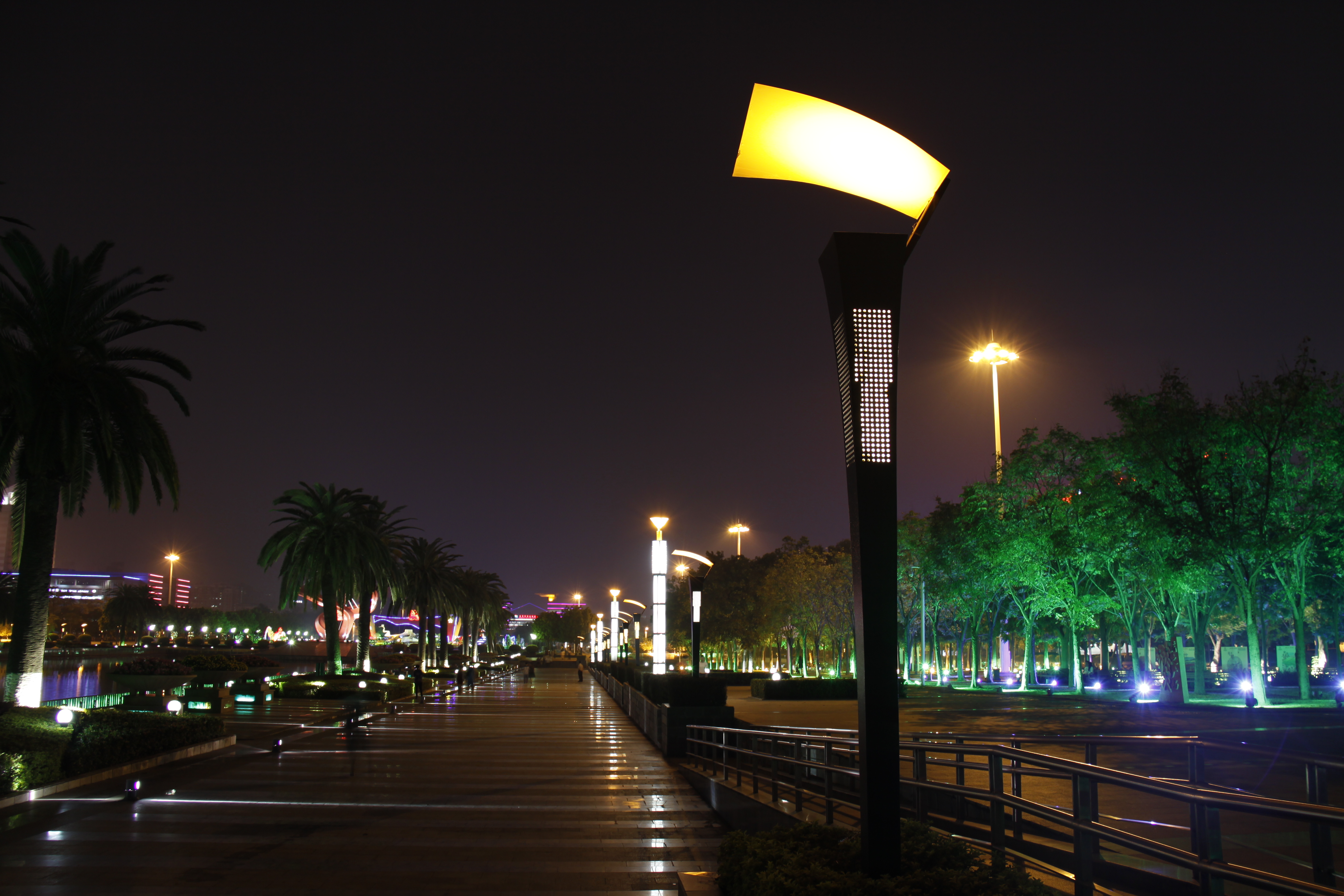 【东莞之夜景摄影图片】东莞市政府广场风光摄影_bocz