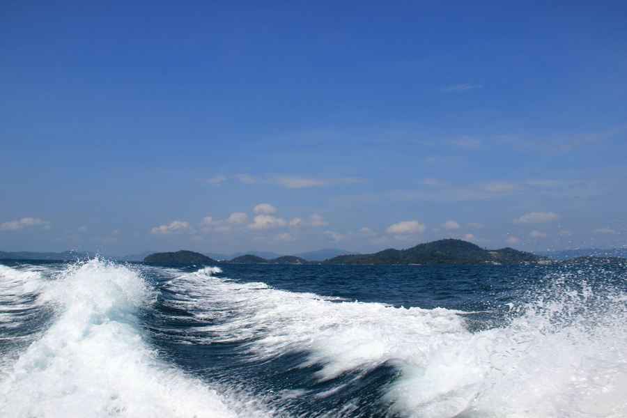 海浪阳光沙滩