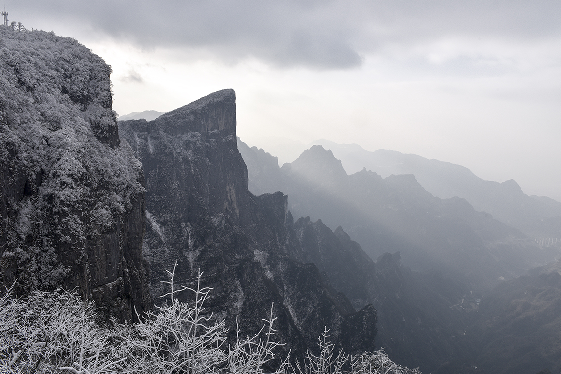 天门山雪景