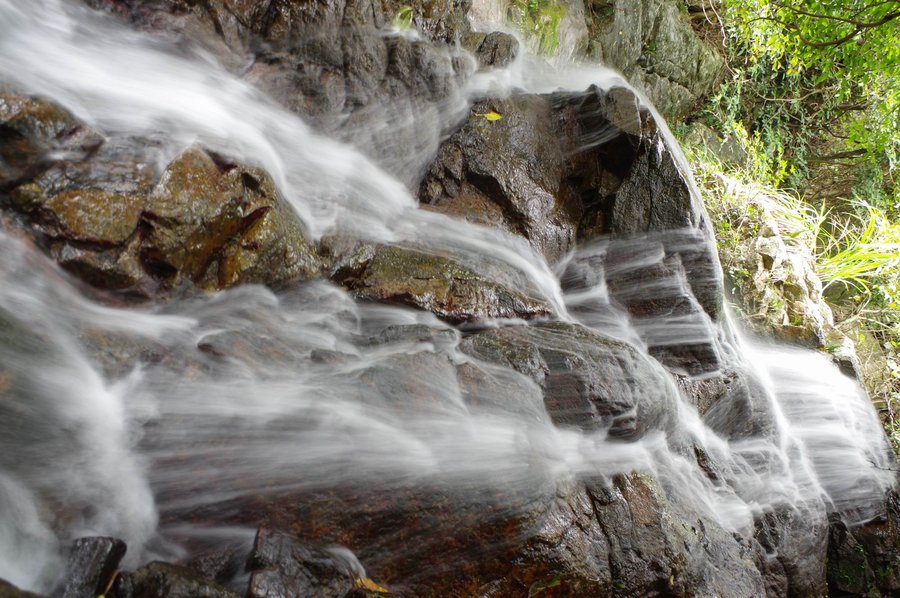 高山飞瀑