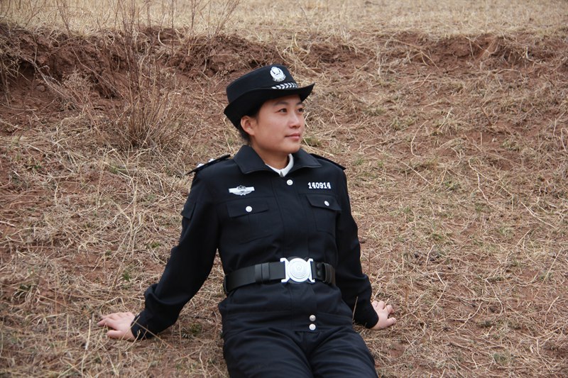 法警其其