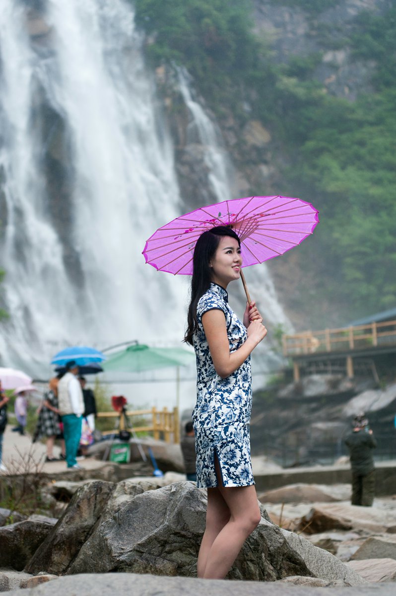 据说穿旗袍就能免门票景区里拍到的那些旗袍美女4