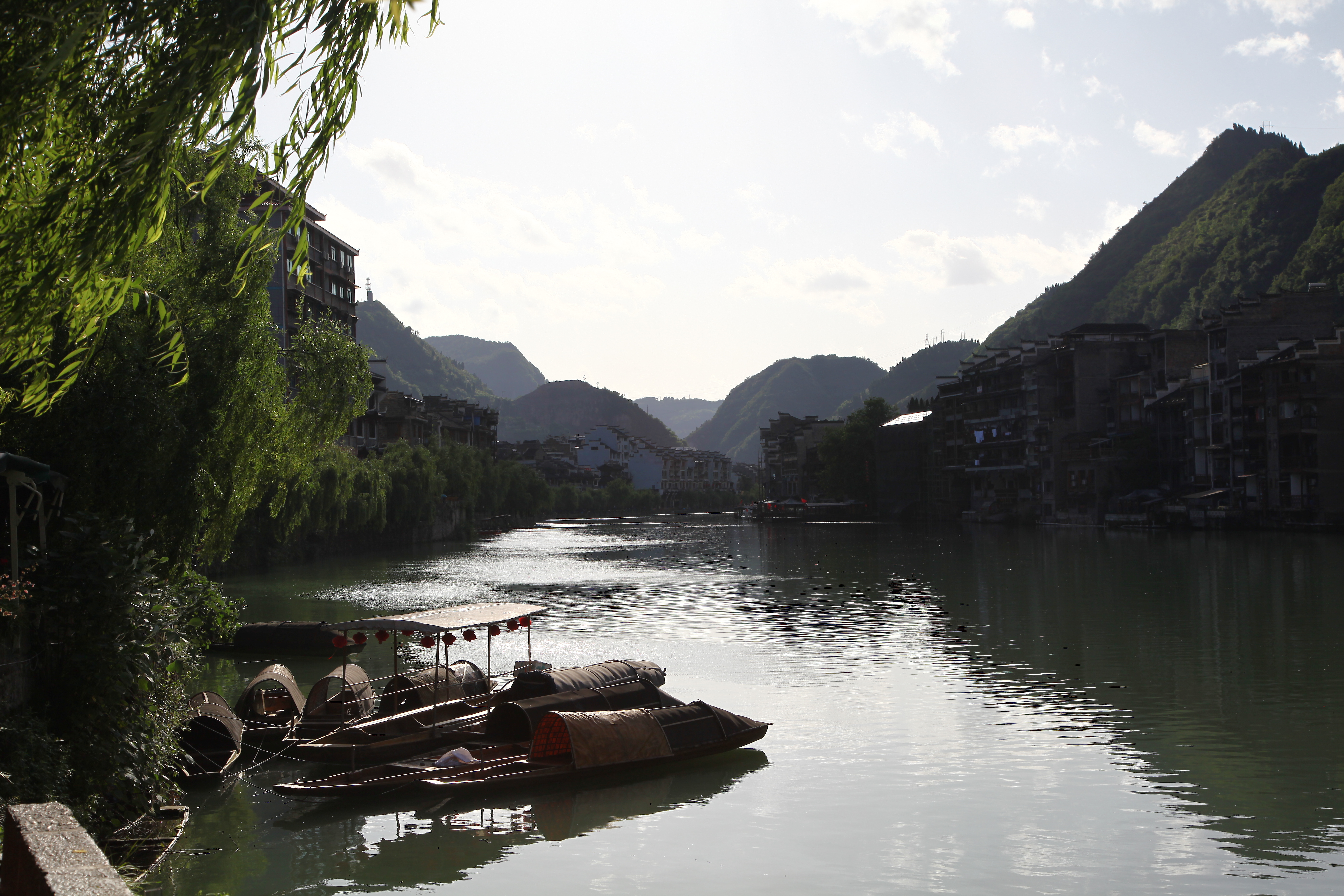 古城镇远舞阳河畔即景