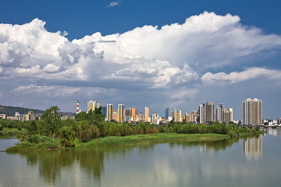 雨后城市
