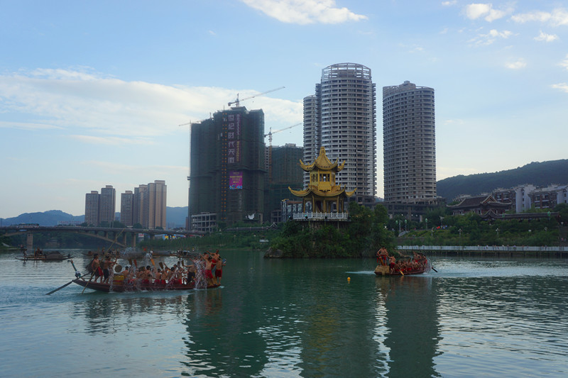 铜仁锦江河扭龙