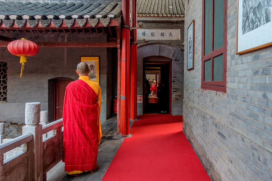 栖霞寺瞻仰佛顶舍利骨