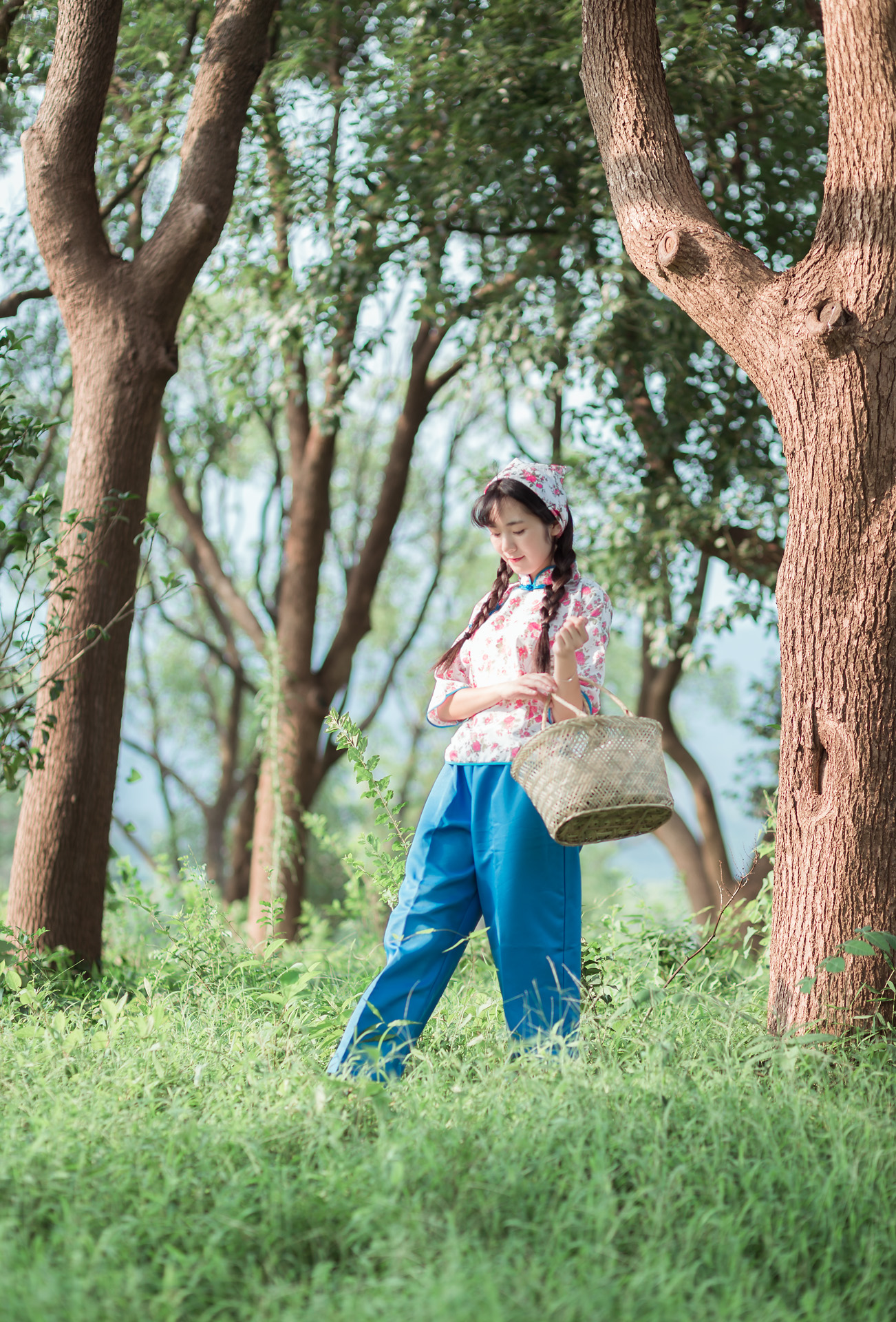 俊俏村姑乐逍遥