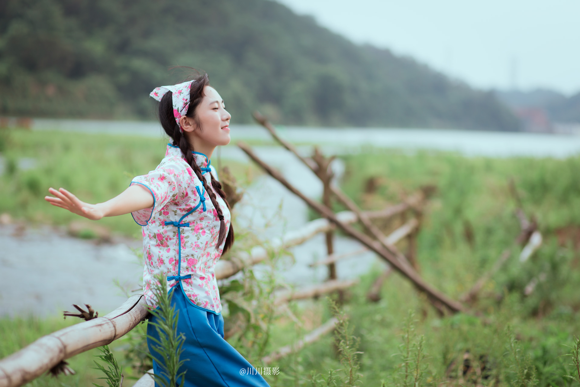 俊俏村姑乐逍遥
