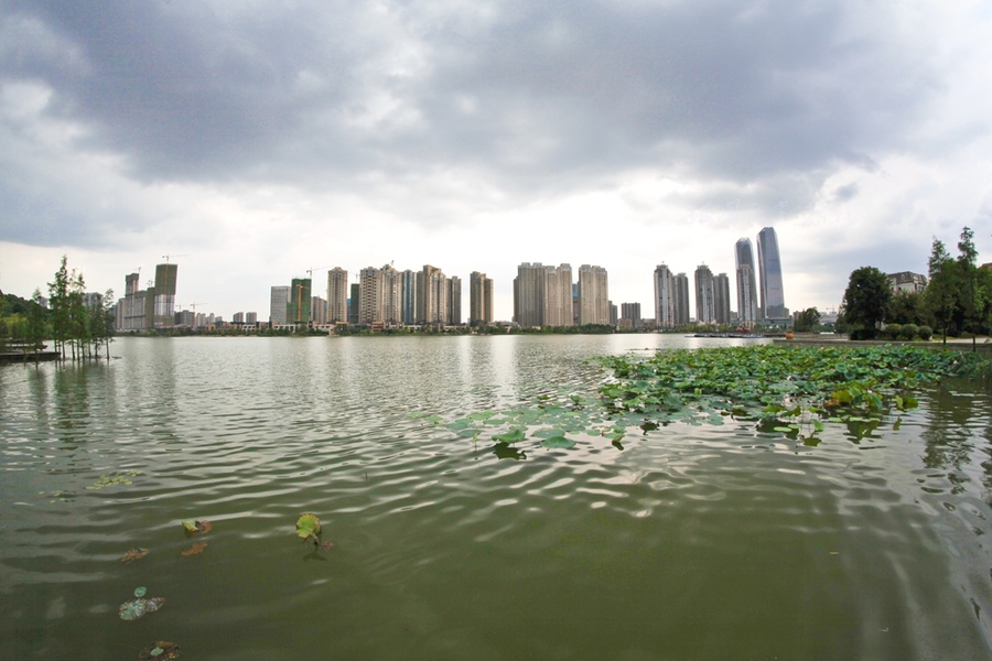 环湖印象-长沙梅溪湖休闲胜地
