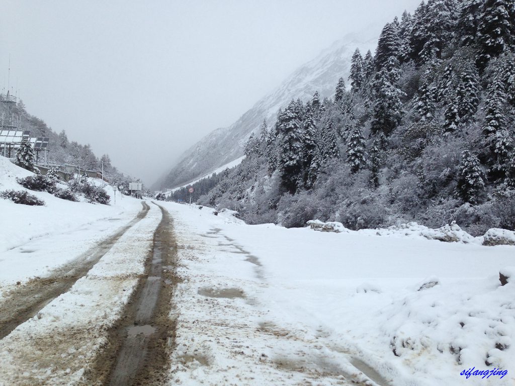 风雪墨脱路
