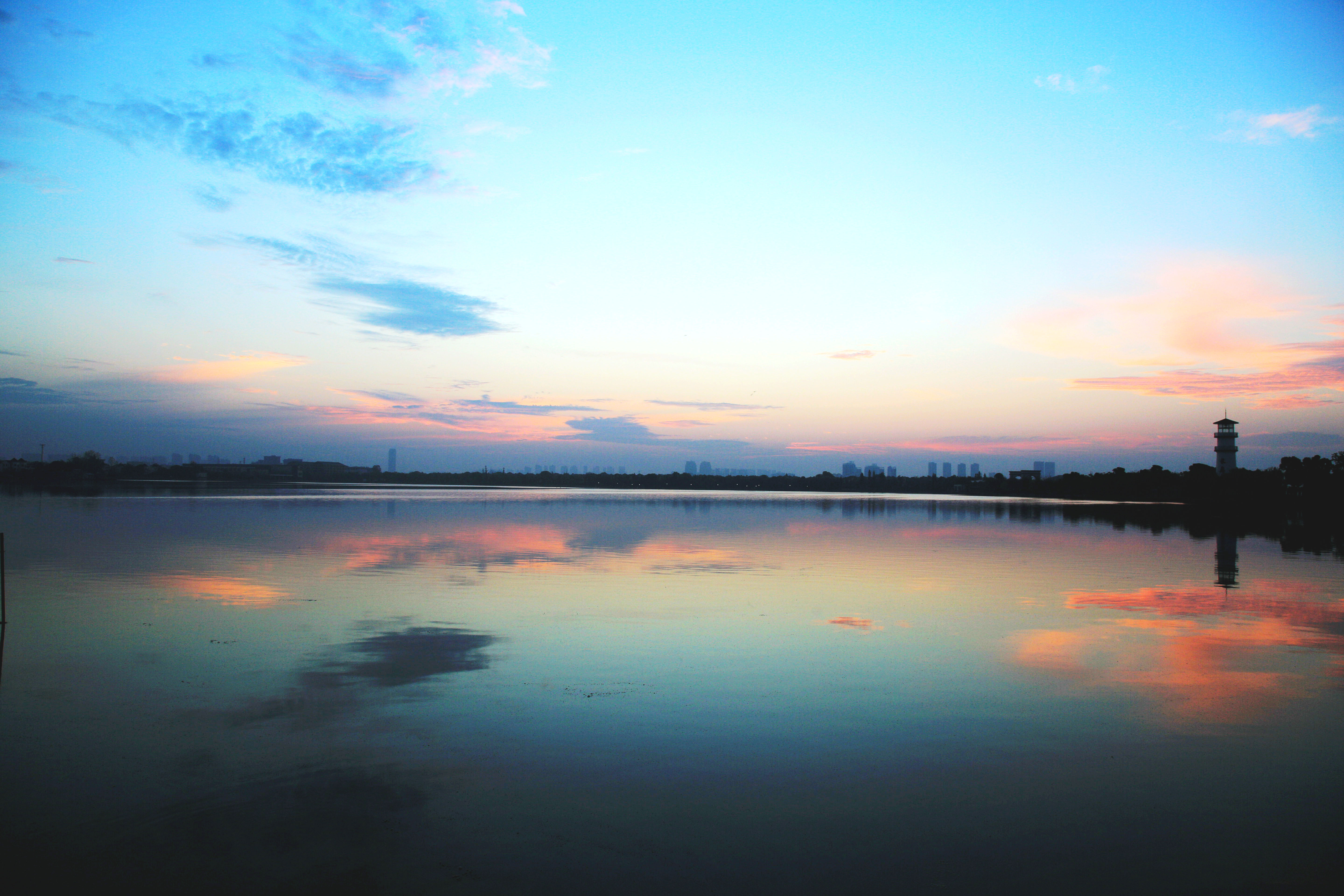 汤逊湖畔看日出(2)